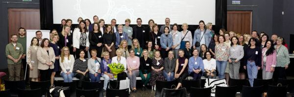 zdjęcie grupowe uczestników Walnego Zebrania Członków PSIM 2025, Autorka zdjęć: ©Anna Zdankiewicz / Państwowe Muzeum Etnograficzne